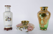 A Richard Ginori Chinoiserie porcelain lamp base, a Venetian glass vase and a hand-painted floral porcelain vase, 20th century