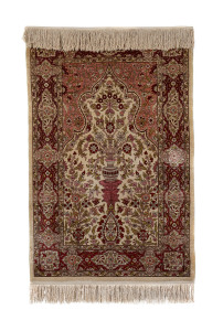 A fine Turkish Hereke silk prayer rug, 20th century