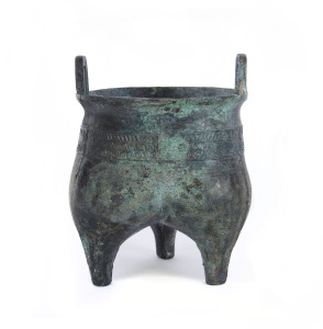A Chinese archaic style bronze censer, 19th/20th century