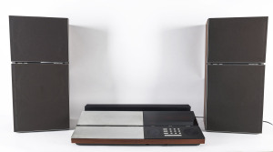 BANG & OLUFSEN Danish hi-fi equipment comprising a BEOMASTER 8000 amplifier, BEOGRAM 8000 turntable, BEOCORD cassette and pair BEOVOX M150 speakers