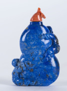 Two Chinese snuff bottles, carved stone and coral, 19th/20th century  - 3