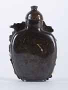 Two Chinese snuff bottles, carved stone and coral, 19th/20th century  - 7