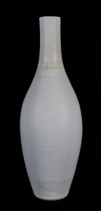 LES BLAKEBOROUGH Southern Ice porcelain mantle vase, impressed stamp