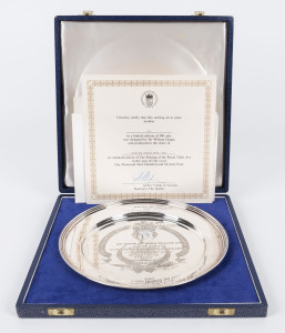 Coins & Banknotes: General & Miscellaneous Lots: 1974 Sterling Silver commemorative plate in a presentation box with original documentation. Depicts Queen Elizabeth by Sir William Dargie and records the fact that she had been "Proclaimed Queen of New Zeal