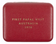 Medals: 1970 First Papal Visit to Australia: Cased set of 2 Proof Medallions in GOLD and SILVER. - 3