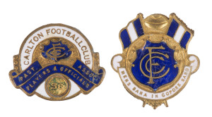 CARLTON: 1920-50s group of (5) badges and pins including 1956 "Carlton Football Club Past Players & Officials Asociation", an early Horrie Glover tin badge, etc. Mixed condition.