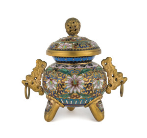 A fine Chinese cloisonne and gilded lidded pot, 19th/20th century