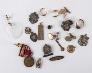 Assorted gold and silver jewellery, fobs etc, including a 9ct gold ingot pendant (15 grams),