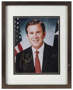 GEORGE W BUSH (43rd U.S. President) signature on colour photograph, COA included