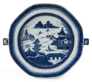 Chinese blue and white porcelain warming dish, Qing Dynasty, early 19th century, ​26cm across