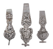 Three Chinese silver money clips, 19th/20th century, the largest 7.5cm long