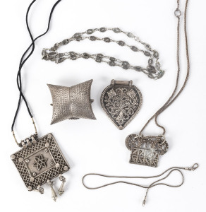 Eastern silver pendants and necklaces, Hmong, Indian and Malay, 19th/20th century, 220 grams total