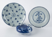 A Chinese porcelain lidded box and two plates, 18th, 19th and 20th century, ​box 16cm diameter