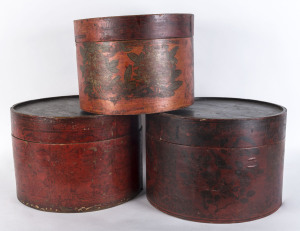 Three Chinese red lacquered circular boxes, 19th/20th century, largest 40cm diameter