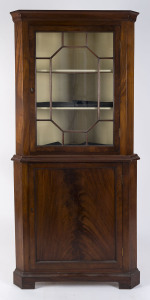 A Georgian style mahogany corner cabinet, 20th century, 165cm high, 74cm wide, 42cm deep