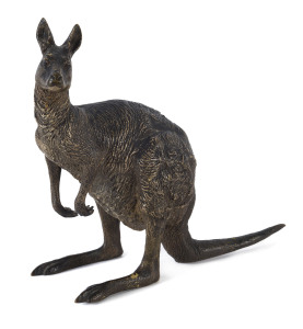 Franz Bergmann Vienna cold painted bronze kangaroo, circa 1900, stamp "B" at the base of the tail, 15cm high, 17cm long