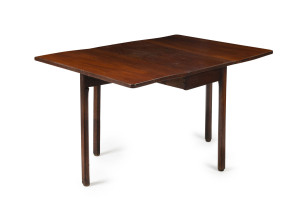 A Georgian mahogany drop side table, English, circa 1775, 72cm high, 44cm wide (128cm extended), 86cm deep