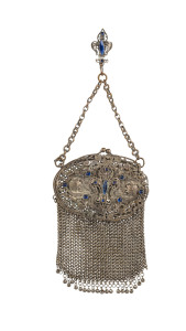 A fine Austro-Hungarian silver plated mesh purse with Bohemian rhinestones, interior set with mirror, 19th/20th century, 21cm high