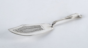 A heavy King's pattern sterling silver fish server by George William Adams of London, circa 1845, 31cm long, 220 grams