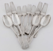 Georgian fiddle pattern sterling silver forks and spoons (12), by James Harmar of London, circa 1821, 670 grams total