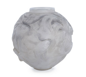 LALIQUE "Formose" pattern frosted glass vase, circa 1924, triple cased glass, signed "R. LALIQUE, France", 17cm high.