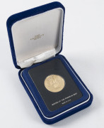 Coins - World: Cook Islands - coins: COOK ISLANDS: 1975 $100 gold proof in presentation case, 9.60grams of 900/1000 fine gold, Unc.