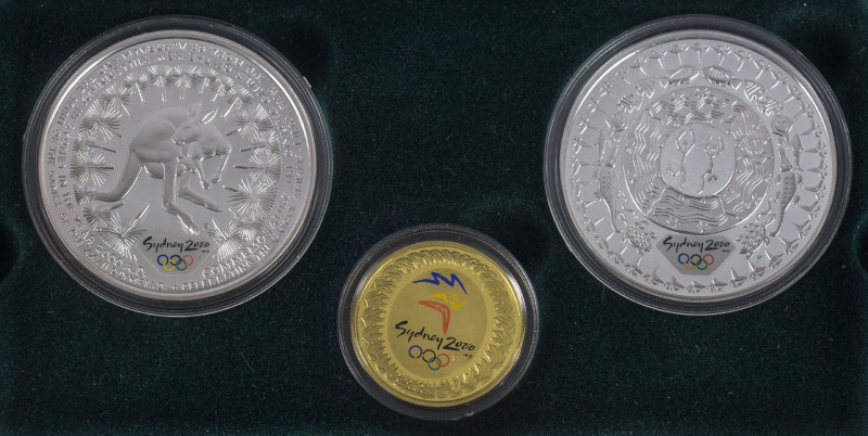 Coins - Australia: Gold: ONE HUNDRED DOLLARS: Sydney Olympics 10grams, 999/1000 fine gold; also silver $5 Flora & Fauna and $5 Festival of the Dreaming all forming "Sydney 2000 Olympic Coin Collection", in presentation box, Unc.