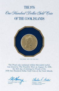 Coins - World: Cook Islands - coins: COOK ISLANDS: $100 USA Bicentenary proof gold coin in Franklin mint presentation wallet, 1976, 9.60grams of 900/1000 fine gold, Unc.