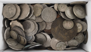 Coins - World: Accumulation of mostly circulated Australian and British coins including some silver items, mostly from 20th century plus some earlier coins in heavily circulated condition, some European coins sighted including a Russia 1896 1 Rouble; also a few tokens. Worth inspecting.