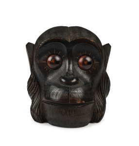 OSWALD German Art Deco novelty carved wooden monkey clock with revolving eyes, circa 1926, 11cm high