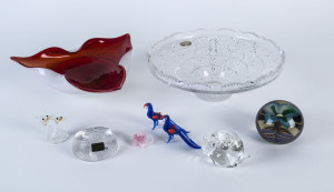 Murano glass triangular dish, Bohemian crystal bowl, 3 Bimini glass animals, Mats Jonasson glass paper weight, Wedgwood crystal snail, crystal cat ornament and an English glass paper weight, 20th century, Murano dish 26cm across