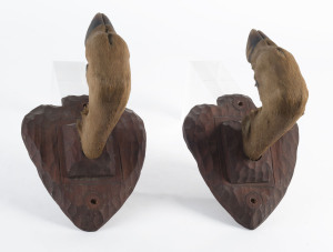 A pair of deer hoof wall mount coat hooks, late 19th century, 21cm high