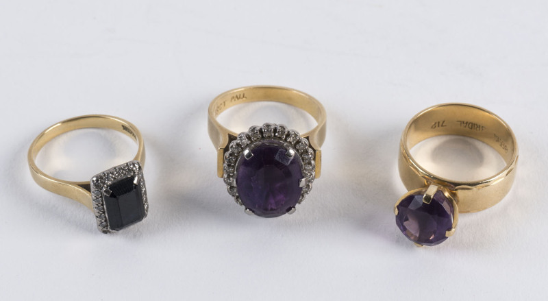 Three 18ct gold ladies cocktail rings set with amethysts, diamonds and sapphire, ​25 grams total