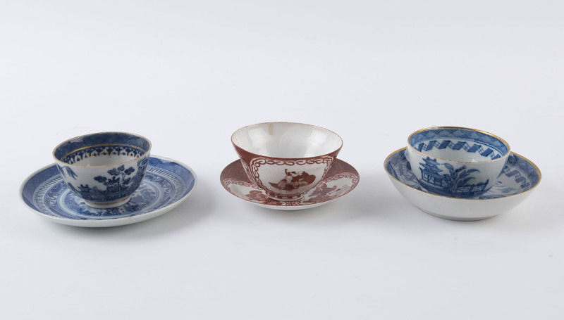 Two Chinese tea bowls and saucers together with a Japanese Katani ware tea bowl and saucer, 18th/19th century