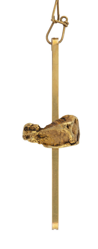 A goldfields bar brooch with gold nugget specimen, 19th century, marks illegible, ​5cm long, 6.4 grams