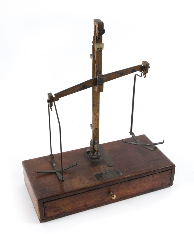 Set of gold scales by S. Maw. Son & Sons Ldt. mounted on timber case with assorted weights, 19th century. Note: The company only operated from 1860-1870. ​32cm high