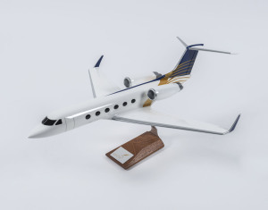 ROYAL JET (1:25) Gulfstream G300 display model by Curuature UK on timber base, 56cm long, 47cm wingspan