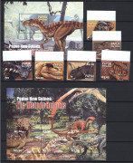 PAPUA NEW GUINEA: 1990s-2005 Accumulation in stockbook with sets, surcharges, M/Ss and sheetlets, noting 1995 Papal Visit se-tenant surchage pair the 21t value "Missing obliteration bar and 50t surcharge", all fresh MUH. High retail. (few 100s) - 3