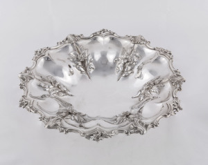 An English sterling silver fruit bowl by The Barnards of London, circa 1844, ​30cm diameter, 650 grams