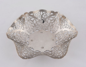 A Elizabeth II sterling silver pierced bowl by Royal Irish Silver Co., Sheffield, circa 1973, 14.5cm diameter, 95 grams.