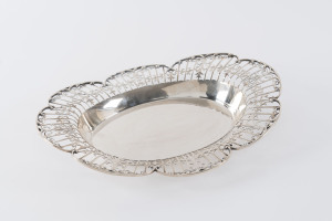 A George V sterling silver oval pierced bowl, by John Round & Sons, Ltd., Sheffield, circa 1911, 35 x 25cm, 550 grams.