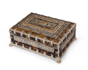 Anglo-Indian Vizagapatam jewellery box, tortoiseshell, sandalwood and ivory, 19th century, 8cm high, 20cm wide, 13.5cm deep