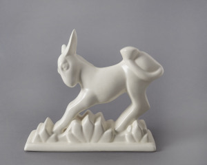 BESWICK Art Deco cream porcelain deer statue, circa 1930, impressed factory mark, 22cm high