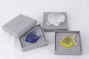 LALIQUE Crystal turtle and two coloured fish ornaments, (two with boxes), engraved "Lalique, France", the fish 5cm high