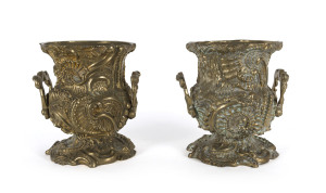 A pair of French Rococo revival mantel urns, cast bronze, 19th century, 27cm high