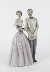LLADRO Spanish porcelain figural group, 34cm high