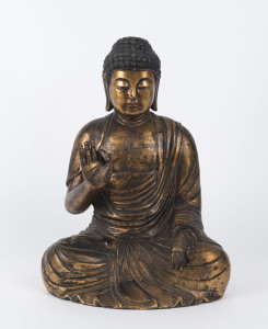 A Chinese seated Buddha, carved and gilded wood, 19th/20th century, 39cm high