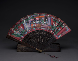 A Chinese hand-painted fan in original box, 19th century, 51cm wide