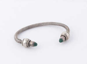 A Mexican silver bangle with malachite ends, 20th century, stamped "Mexico, 925", 48 grams