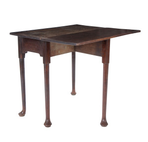 A George II drop-side occasional table, solid Cuban mahogany, circa 1750, 77cm high, 37cm wide (extends to 70cm), 81cm deep